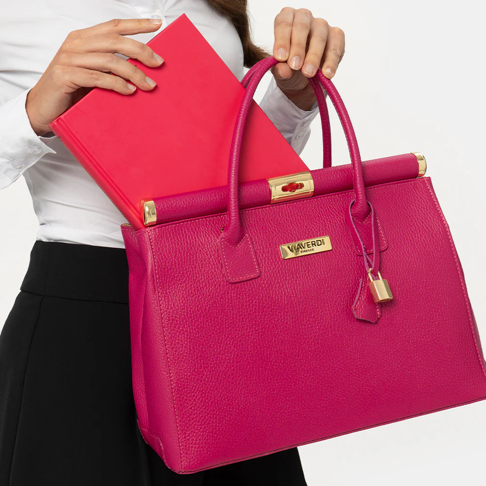 Borsa a Mano con Tracolla VIAVERDI in Pelle Fucsia Made in Italy Linea Barga - Image 5
