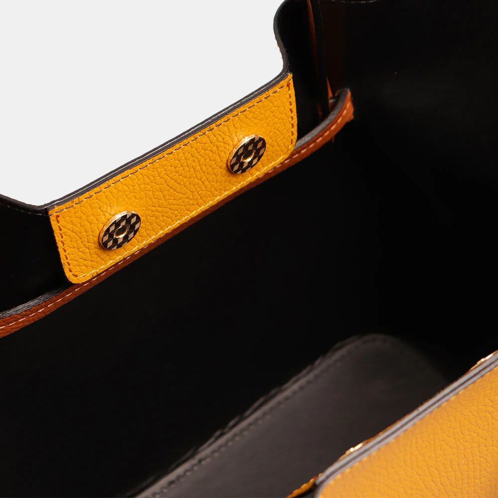 Borsa a Mano con Tracolla VIAVERDI in Pelle Senape e Marrone Made in Italy linea Castiglione - Image 7