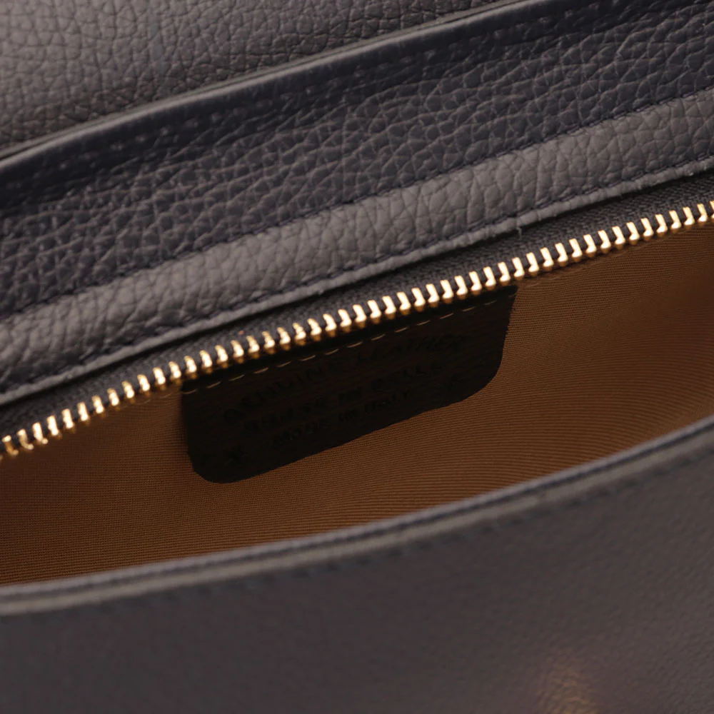 Borsa a Spalla con Tracolla VIAVERDI in Pelle Blu Made in Italy linea Montalcino - Image 9