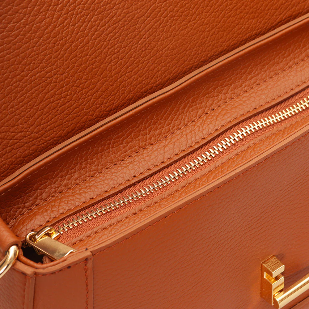 Borsa a Spalla con Tracolla VIAVERDI in Pelle Color Cuoio Made in Italy linea Montalcino - Image 7