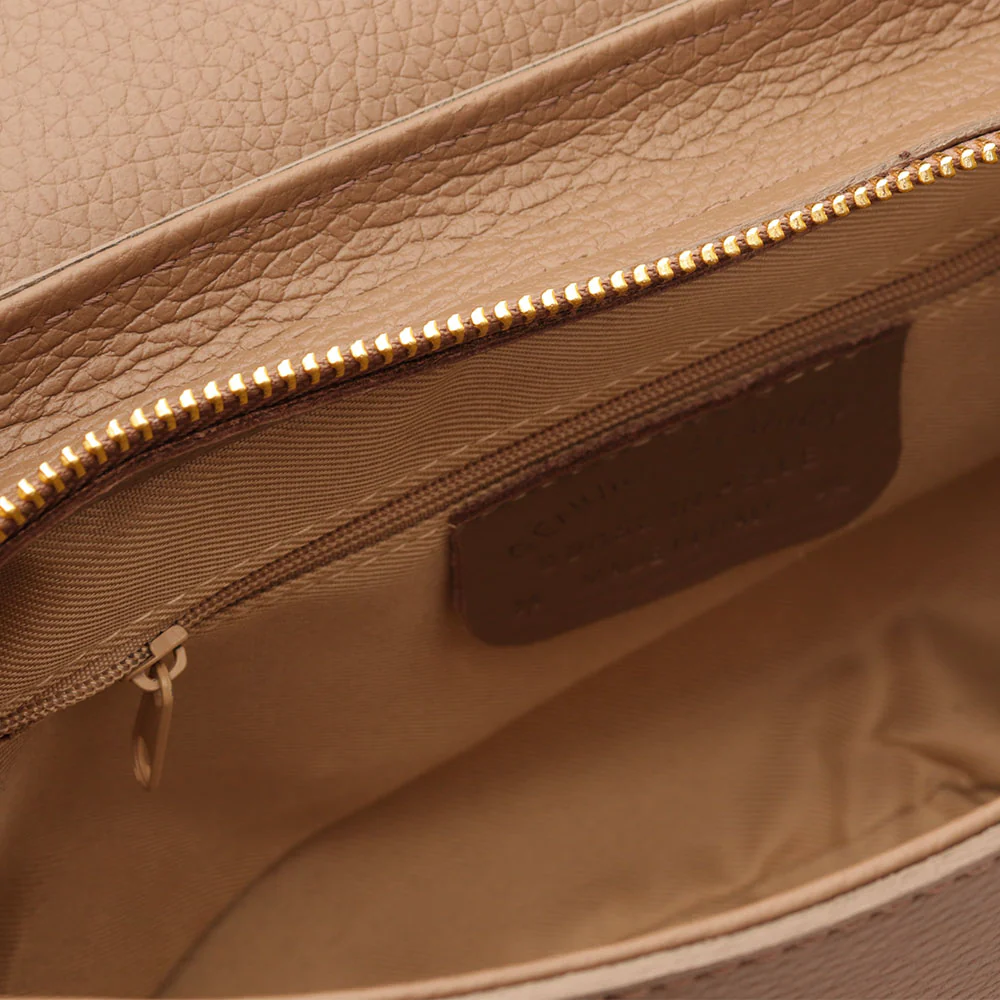 Borsa a Spalla con Tracolla VIAVERDI in Pelle Taupe Made in Italy linea Montalcino - Image 9