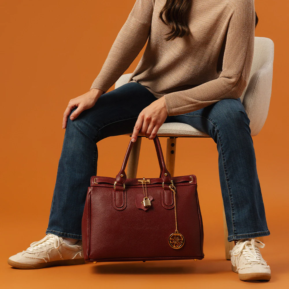 Borsa Bauletto Grande a Mano con Tracolla VIAVERDI in Pelle Bordeaux Made in Italy linea Artimino - Image 3