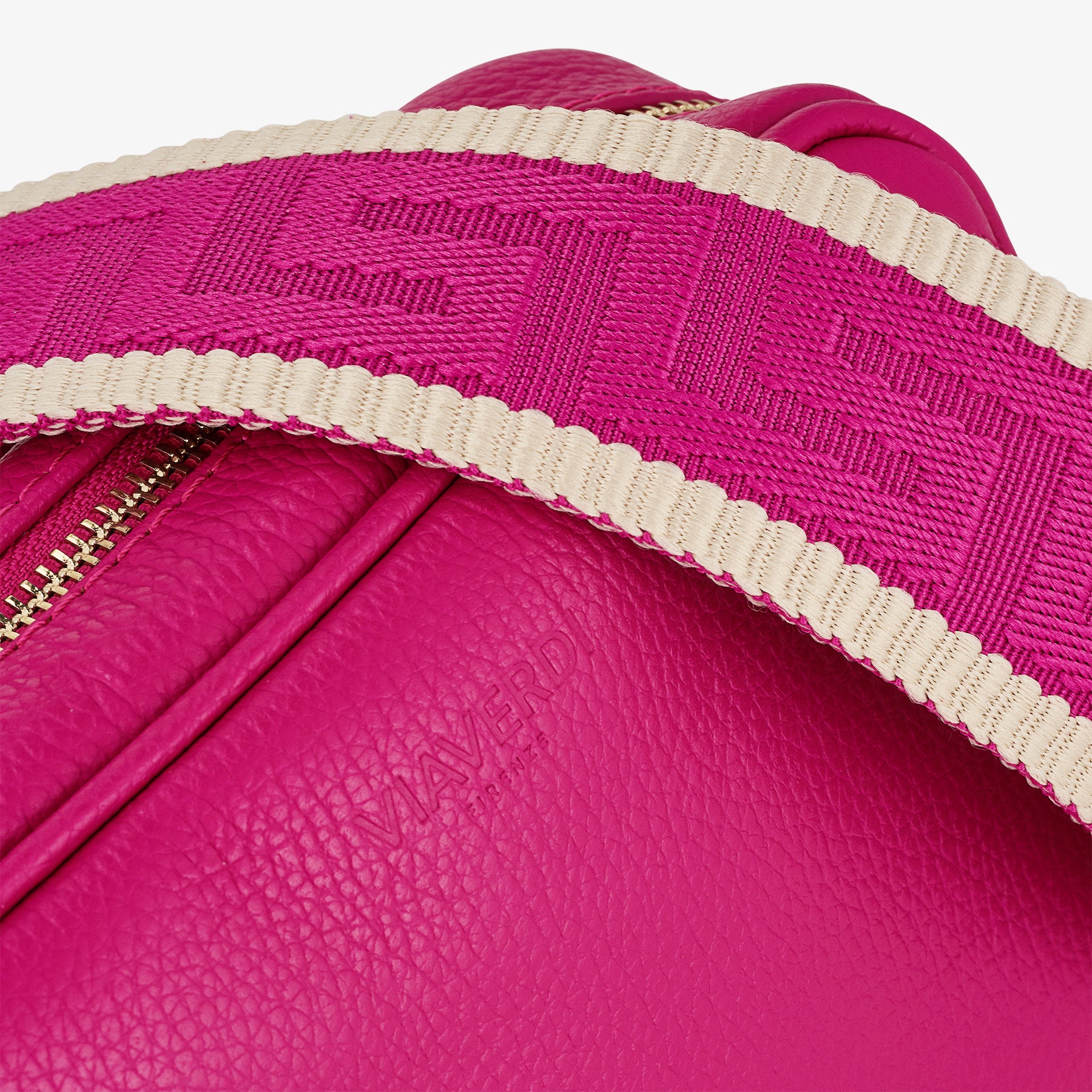 Borsa Camera Bag Piccola in Pelle Fucsia con Tracolla VIAVERDI Made in Italy - Image 5