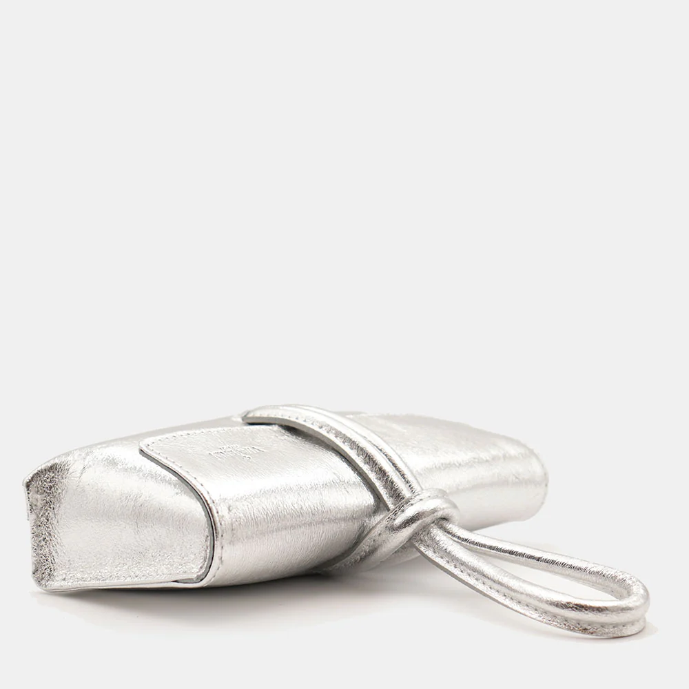 Borsa Clutch a Mano con Tracolla VIAVERDI in Pelle Argento Made in Italy linea Castiglione - Image 8