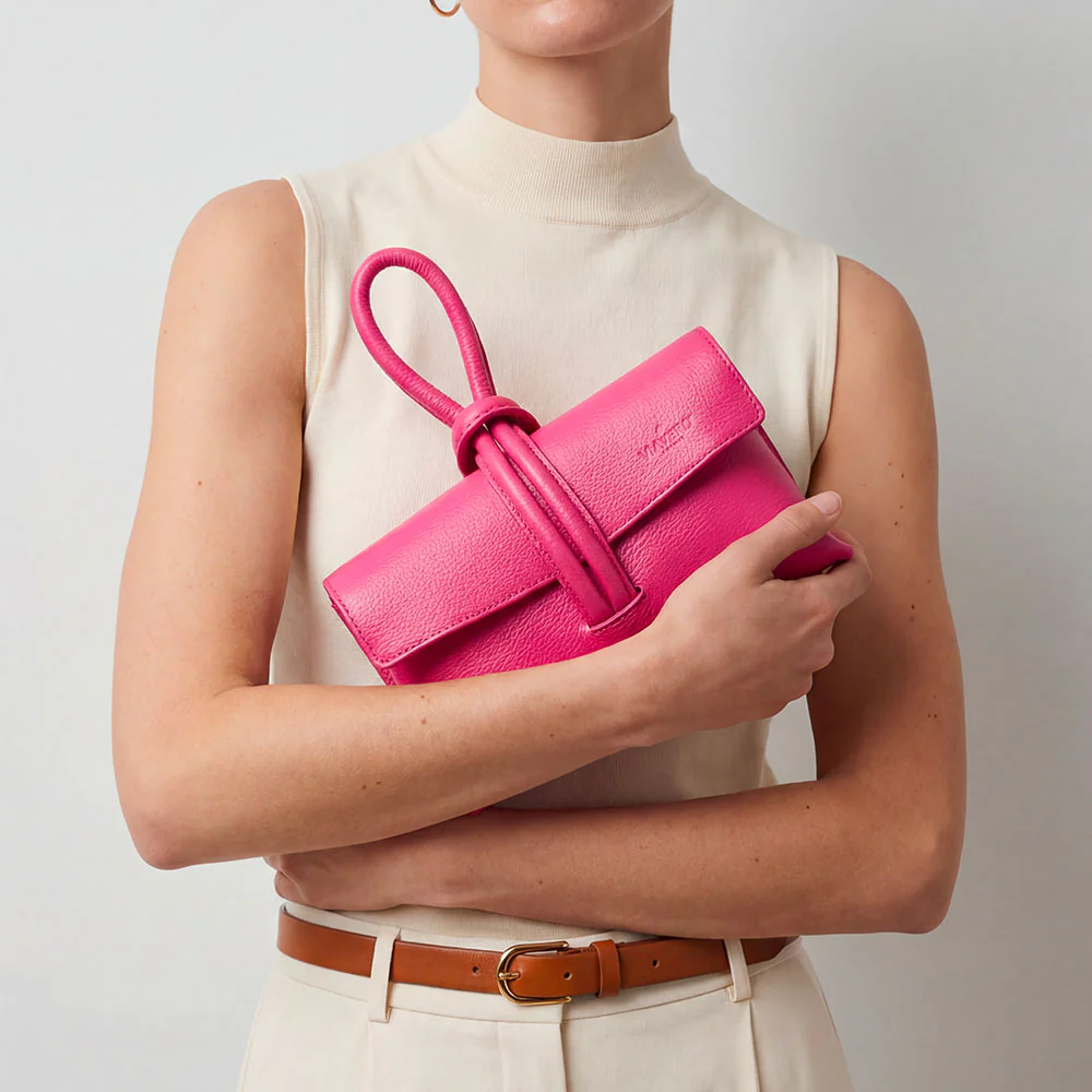Borsa Clutch a Mano con Tracolla VIAVERDI in Pelle Fucsia Made in Italy linea Castiglione - Image 2
