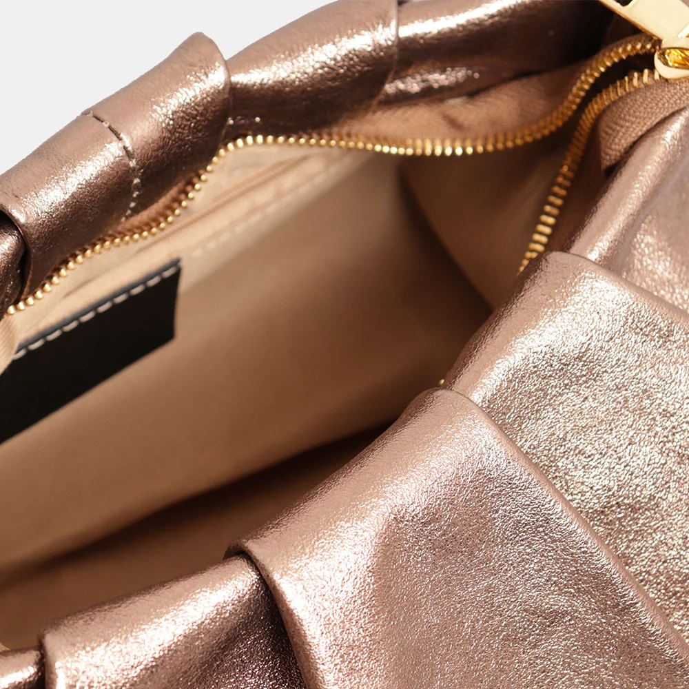 Borsa Hobo a Spalla con Catena VIAVERDI in Pelle Bronzo Made in Italy linea Monteriggioni - Image 5