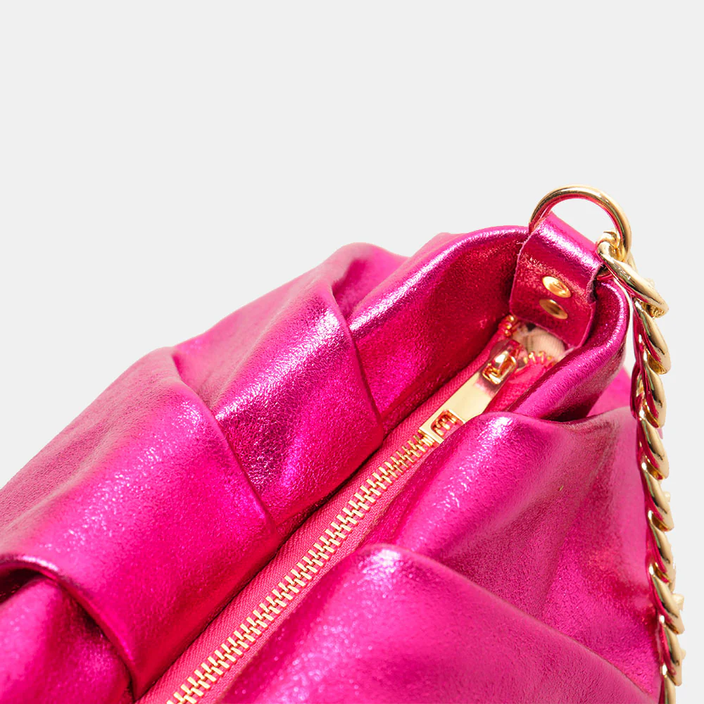 Borsa Hobo a Spalla con Catena VIAVERDI in Pelle Fucsia Metallizzato Made in Italy linea Monteriggioni - Image 4