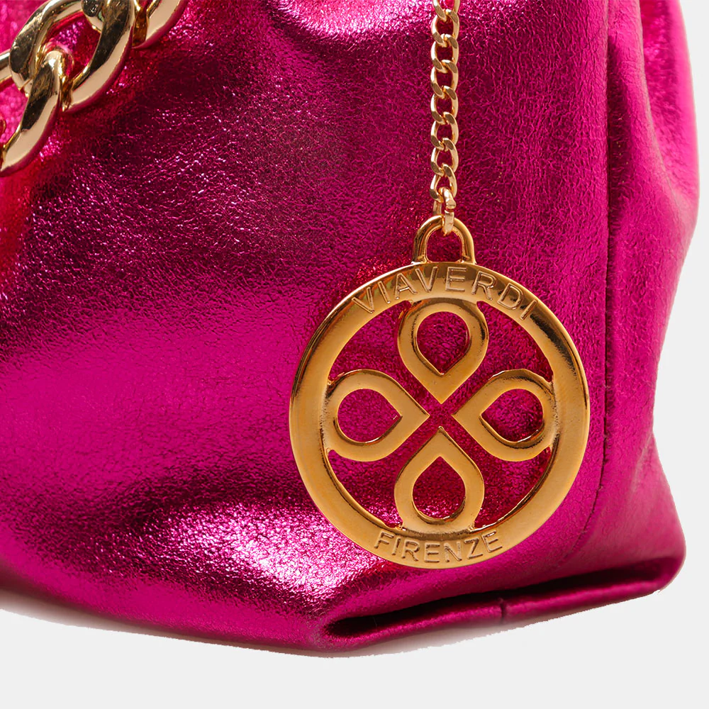 Borsa Hobo a Spalla con Catena VIAVERDI in Pelle Fucsia Metallizzato Made in Italy linea Monteriggioni - Image 6