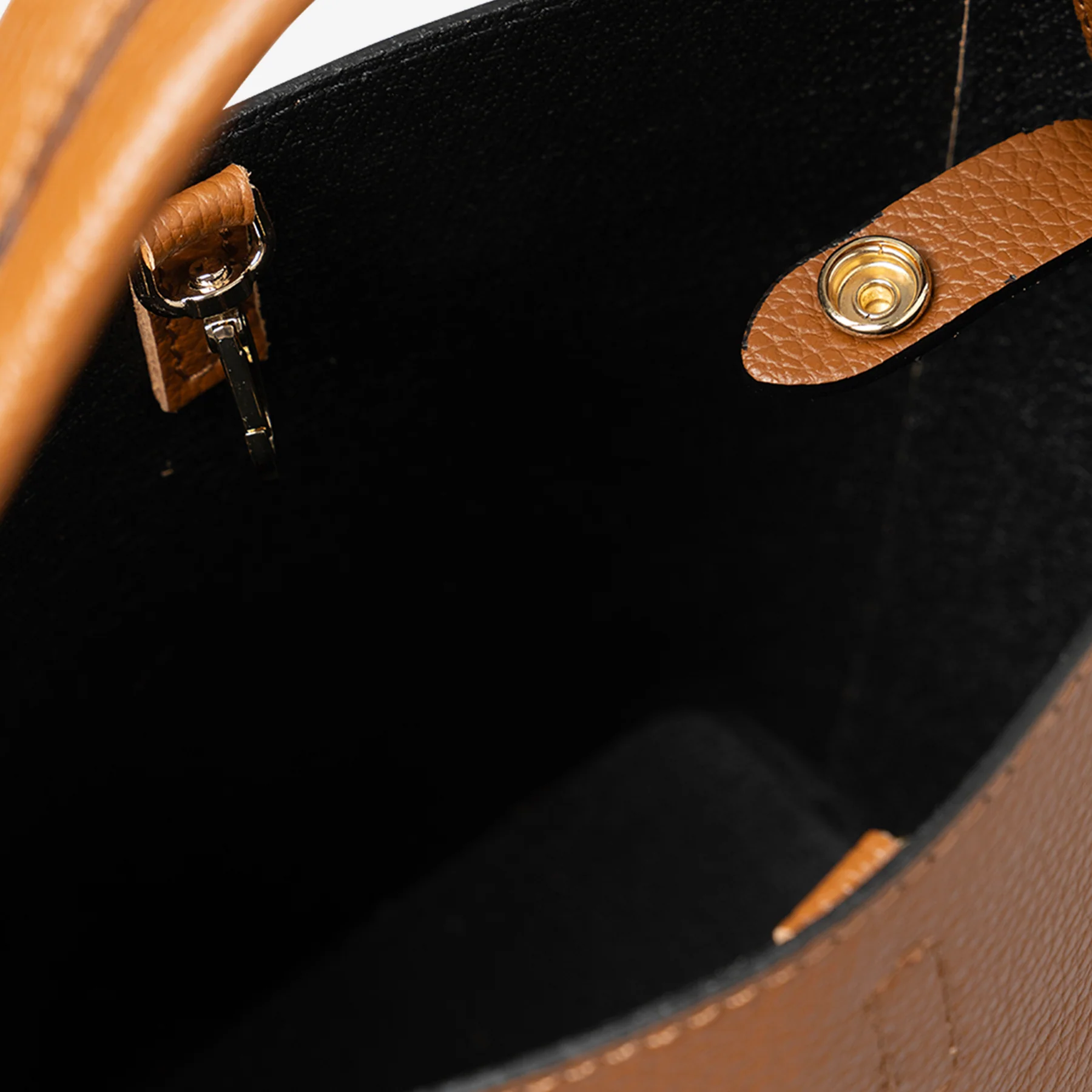 Borsa Secchiello con Tracolla e Pochette VIAVERDI in Pelle Color Cuoio Made in Italy linea Pienza - Image 7