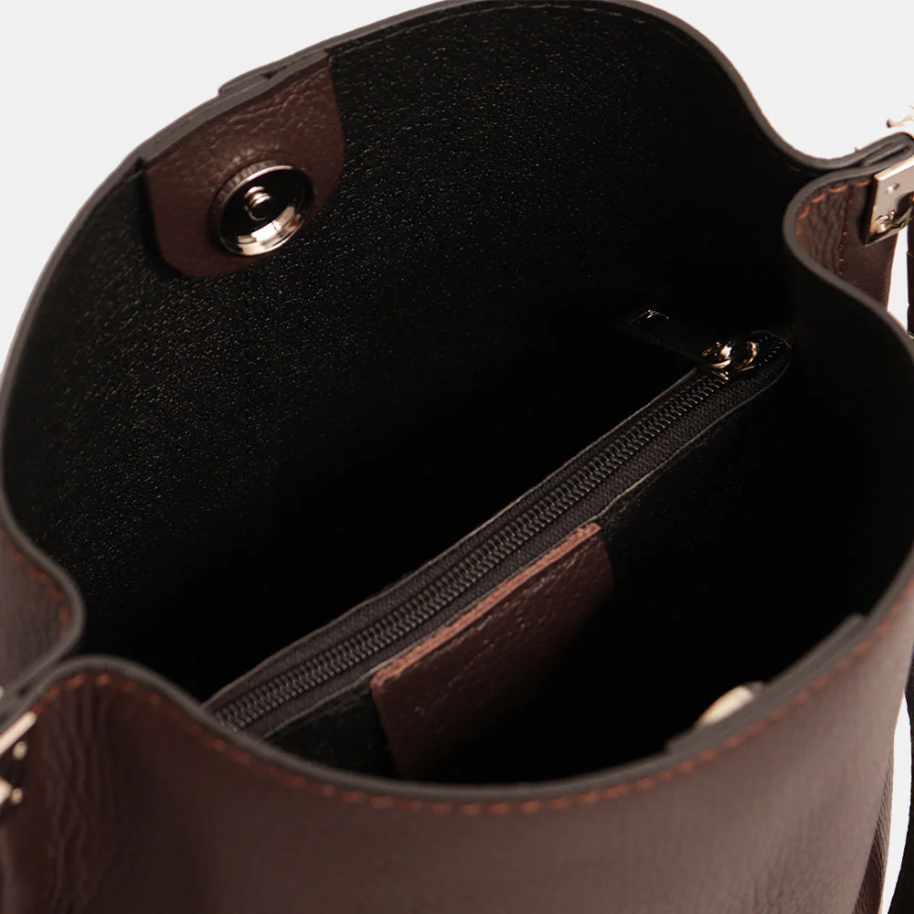 Borsa Secchiello con Tracolla VIAVERDI in Pelle Testa di Moro Made in Italy linea Capalbio - Image 5